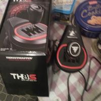 postazione thrustmaster 