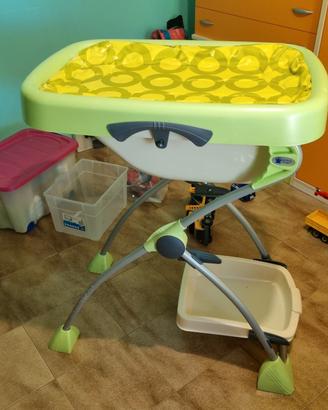 fasciatoio con vasca da bagno