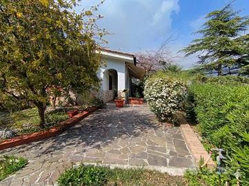 Villa di 95 m² con 4 locali a Itri