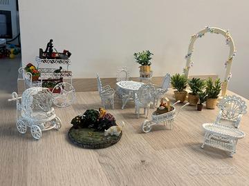 Arredamento da giardino per casa delle bambole