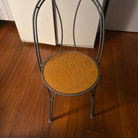 Sedia in legno e metallo