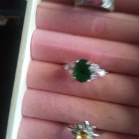 Set di tre anelli con pietra gialla,verde, e rossa
