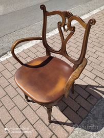 Poltroncina in legno
