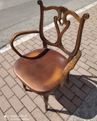 Poltroncina in legno