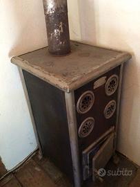 Vecchia stufa a legna