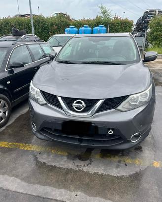 Nissan Qashqai del 2015 per ricambi