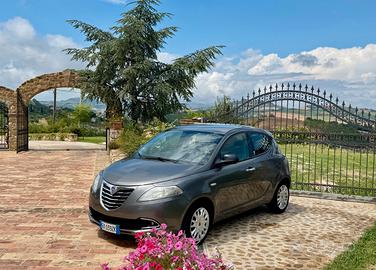 Lancia ypsilon y 1.3 mjet diesel 95 cv grigio