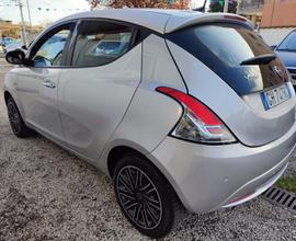 Lancia ypsilon hybrid 2022