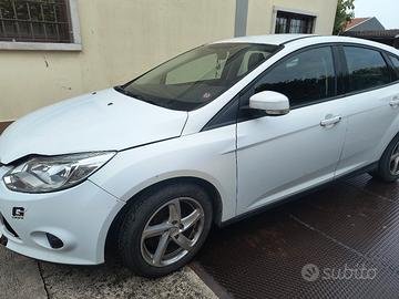 Ford focus 1.6 TD anno 2014 per ricambi 