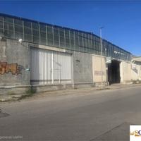 V.LE REG. SICILIANA: LOCALE ADIBITO A CAPANNONE