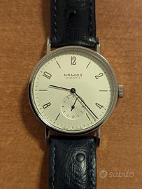 Orologio Homage stile NOMOS Glashütte Tangente