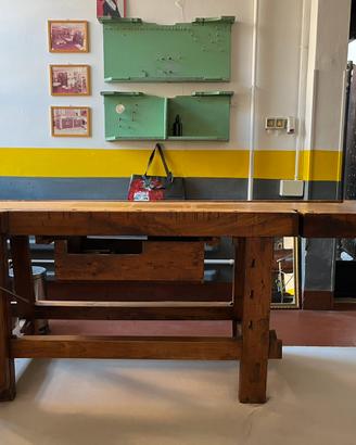 Banco da lavoro da falegname in legno massello