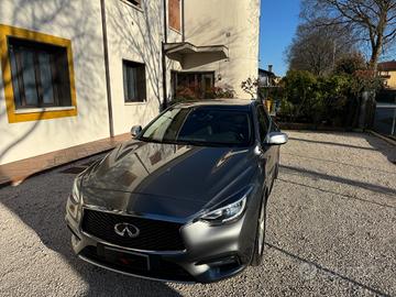 Infiniti Q30 PREMIUM TECH 4x4 - 2.2 - 170cv