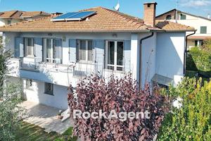Villa di 150 m² con 5 locali e box auto doppio a C