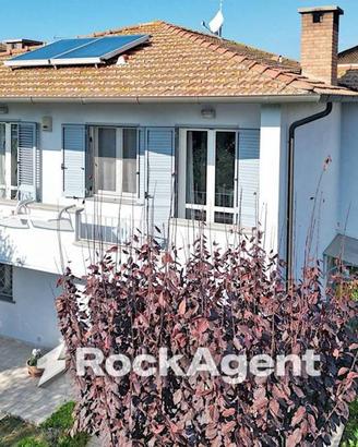 Villa di 150 m² con 5 locali e box auto doppio a C