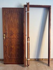 Porte con struttura e coprifilo