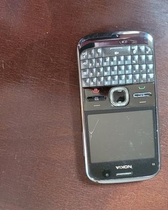 cellulare Nokia E5 usato e funzionante + accessori