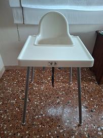 Seggiolone Ikea con vassoio
