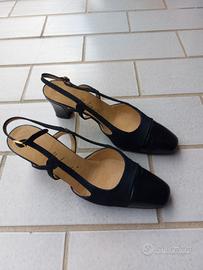 Scarpe blu aperte posteriormente 