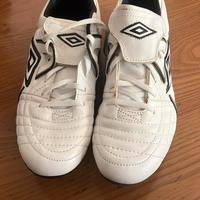 scarpe da calcetto e scarponi doposci