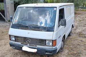 Furgone Mercedes Benz MB100 2,4 Diesel
