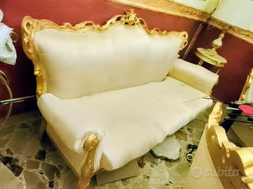 divano e 2 poltrone stile barocco
