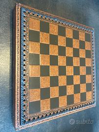 Scacchiera in legno rifinito