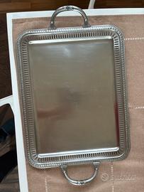 Vassoio inciso con trafori