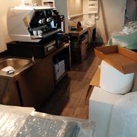 Arredamento e attrezzature per bar