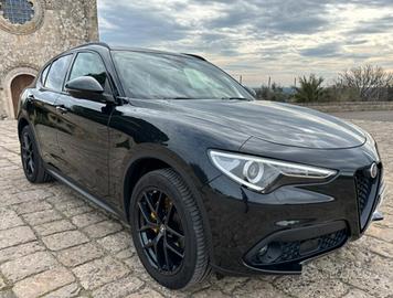 Alfa Romeo Stelvio 2.2 bleck line in arrivo 2021