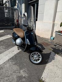 Vespa primavera 125
