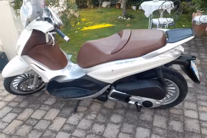 SCOOTER BEVERLY  300