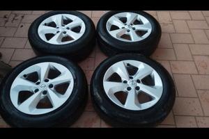 Cerchi completi di gomme Nissan Qashqai 2021