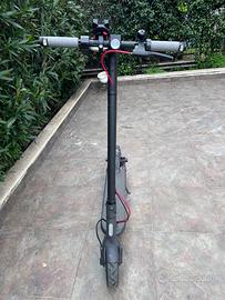 Monopattino Elettrivco Xiaomi Scooter 4 pro