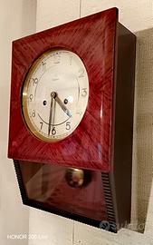 orologio a pendolo perfettamente funzionante