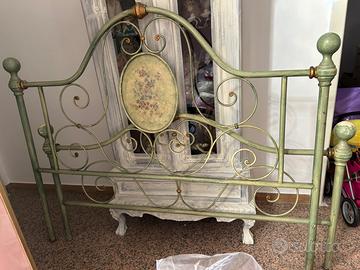 Letto matrimoniale in ferro battuto
