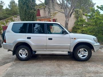 TOYOTA Land Cruiser KDJ 95 GX 3000 Td