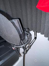 Microfono sE scheda audio e scudo fonoassorbente