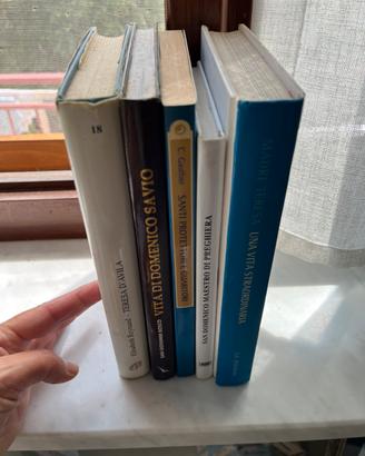 Lotto libri religiosi