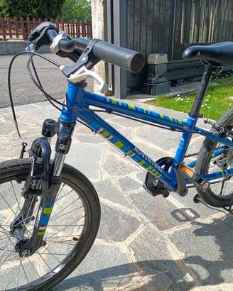 BICICLETTA BAMBINO  tg. 20  ETA' TRA 6 E 9 ANNI