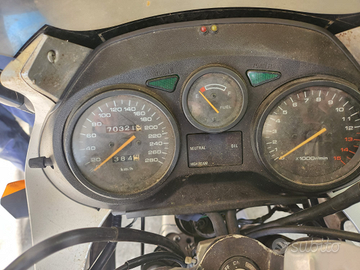 Suzuki gsx F 750