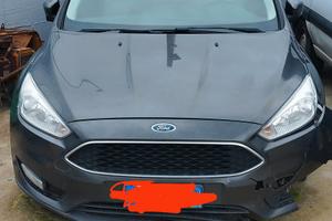 Ford focus sw ( danneggiata)