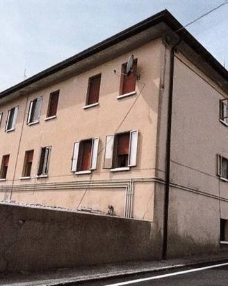 Appartamento a Due Carrare, 3 locali