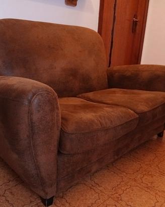 Divano due posti stile vintage