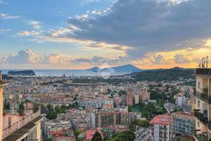 3 LOCALI A NAPOLI