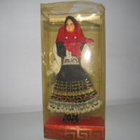 Bambola Artigianale Greca con Abito Tradizionale