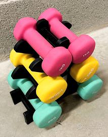 Set di Manubri in Neoprene con Supporto