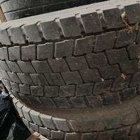 due gomme per camion 305 70 r19