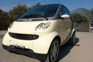 Smart 700 city-coupé pure (45 kW)