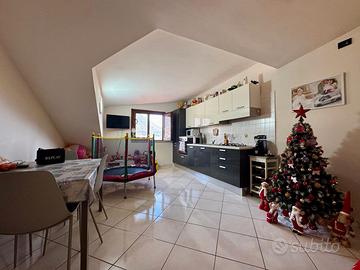 Bilocale arredato con pertinenza di box